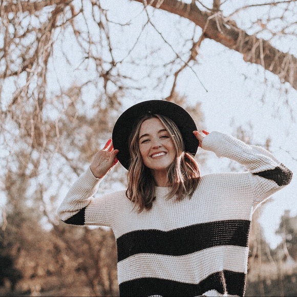 Meet your Posher, Savannah - Picture 3 of 3